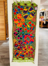 Load image into Gallery viewer, Guatemala - Floral Table Runner