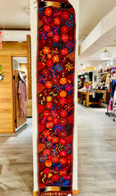 Load image into Gallery viewer, Guatemala - Floral Table Runner