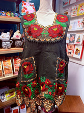 Load image into Gallery viewer, Oaxacan Traditional Cooking Apron