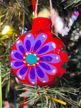 Load image into Gallery viewer, Hand-painted Flower Ornaments