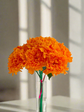Load image into Gallery viewer, Cempasuchil flower bouquet