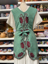 Load image into Gallery viewer, Oaxacan Traditional Cooking Apron