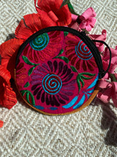 Load image into Gallery viewer, Margarita Crossbody Rounder Purse - Guatemala