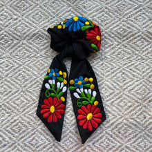 Load image into Gallery viewer, Scrunchie Ribbon from Chiapas