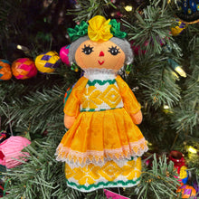 Load image into Gallery viewer, "Las LeLes" Otomí Mexican Dolls— Small