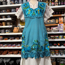 Load image into Gallery viewer, Oaxacan Traditional Cooking Apron