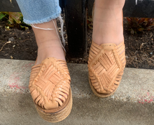 Load image into Gallery viewer, Women’s Mexican Huarache Sandals -- platform