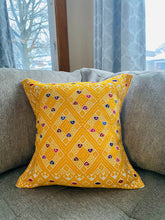 Load image into Gallery viewer, Handwoven "Larrainzar" Cotton Pillowcase