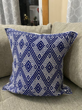 Load image into Gallery viewer, Handwoven "Larrainzar" Cotton Pillowcase