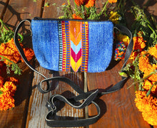 Load image into Gallery viewer, Handwoven Zapotec Cross-Body Clutch