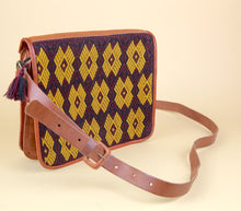 Load image into Gallery viewer, Larrainzar Leather Crossbody (bag)