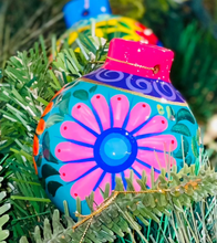 Load image into Gallery viewer, Hand-painted Flower Ornaments