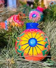 Load image into Gallery viewer, Hand-painted Flower Ornaments