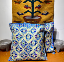 Load image into Gallery viewer, Handwoven "Larrainzar" Cotton Pillowcase
