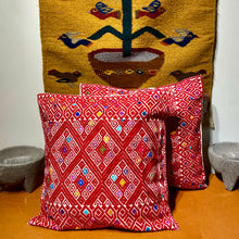 Load image into Gallery viewer, Handwoven "Larrainzar" Cotton Pillowcase