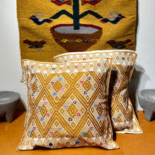Load image into Gallery viewer, Handwoven "Larrainzar" Cotton Pillowcase