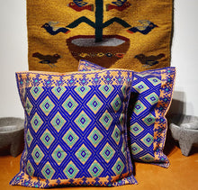 Load image into Gallery viewer, Handwoven "Larrainzar" Cotton Pillowcase