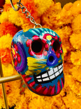 Load image into Gallery viewer, Keychain Skull
