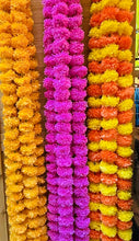 Load image into Gallery viewer, Cempasúchil PomPom garland flowers

