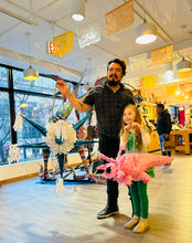 Load image into Gallery viewer, Piñata Navideña Master Class with Arturo from Netflix&#39;s &quot;Piñata Masters&quot; Saturday, December 14.
