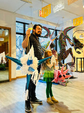 Load image into Gallery viewer, Piñata Navideña Master Class with Arturo from Netflix&#39;s &quot;Piñata Masters&quot; Saturday, December 14.
