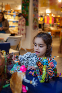 Piñata Navideña Master Class with Arturo from Netflix's "Piñata Masters" Saturday, December 14.