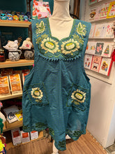 Load image into Gallery viewer, Oaxacan Traditional Cooking Apron
