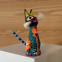 Load image into Gallery viewer, Mini-Alebrijes - Mexican Carved Spirit Animals
