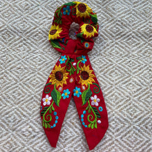 Load image into Gallery viewer, Scrunchie Ribbon from Chiapas
