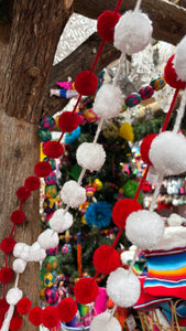 White Pom-Pom Streamer