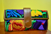 Load image into Gallery viewer, La Flor Wallet
