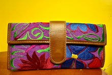 Load image into Gallery viewer, La Flor Wallet
