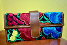 Load image into Gallery viewer, La Flor Wallet
