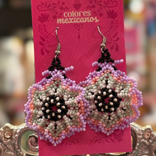 Load image into Gallery viewer, Beaded bold flower Earrings
