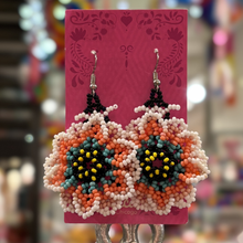 Load image into Gallery viewer, Beaded bold flower Earrings
