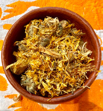 Load image into Gallery viewer, Cempasúchil — Marigold Flowers— 10 oz.

