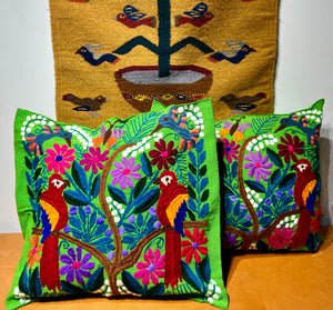 "Bosque" Embroidered Tropical Pillowcase