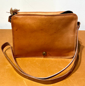 Larrainzar Leather Crossbody (bag)